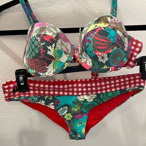 Cute swim suit bundle!